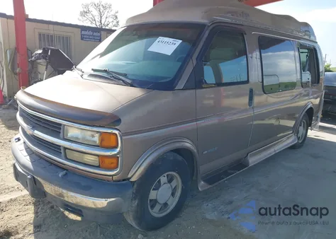 2002 Chevrolet Express z USA, uszkodzony, nr VIN 1GBFG15M821231463